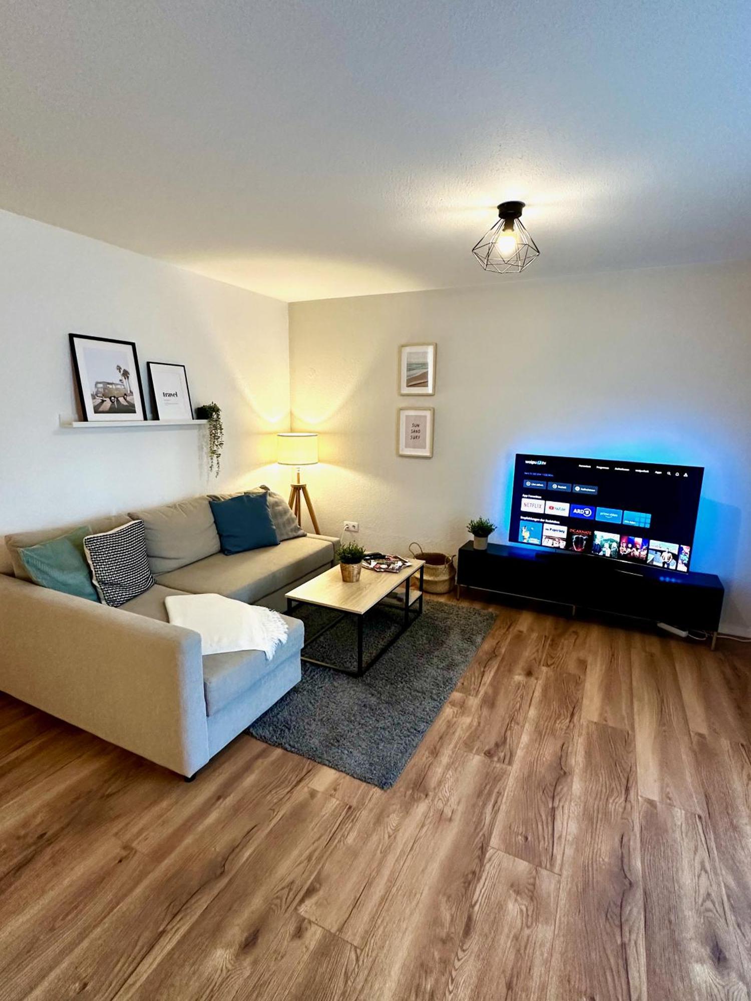 מגדבורג Geraeumiges 2R City-Apartment Uninaehe Mit Tv Streaming, Terrasse מראה חיצוני תמונה